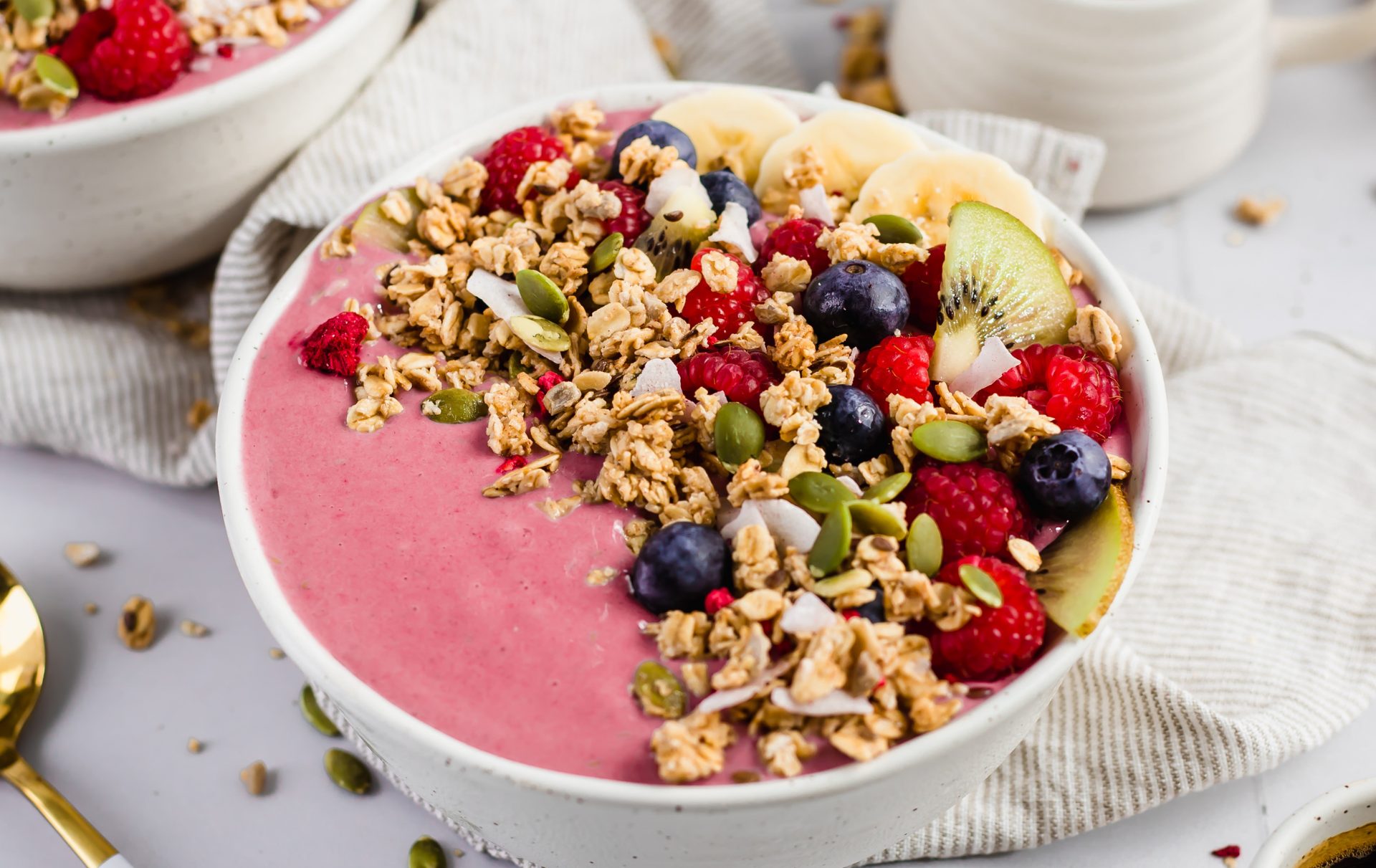 carman's low sugar granola smoothie bowl